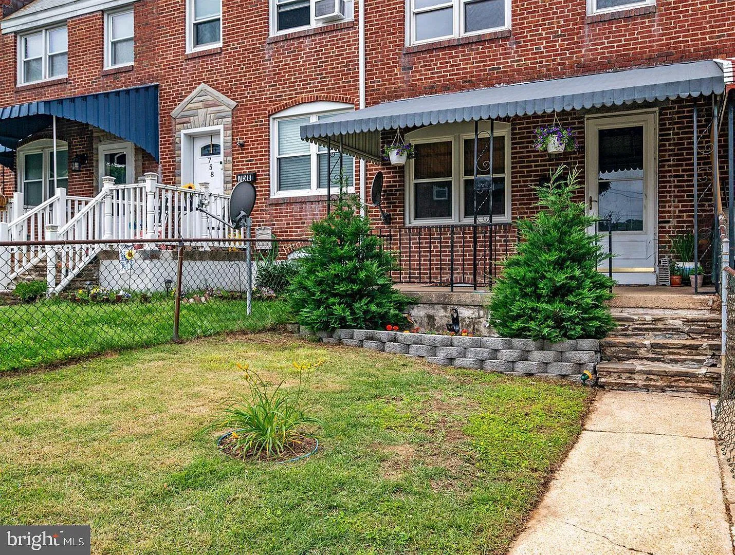 3 bed, 1.5 bath, 1088 sqft, $1,900 — Photo 2