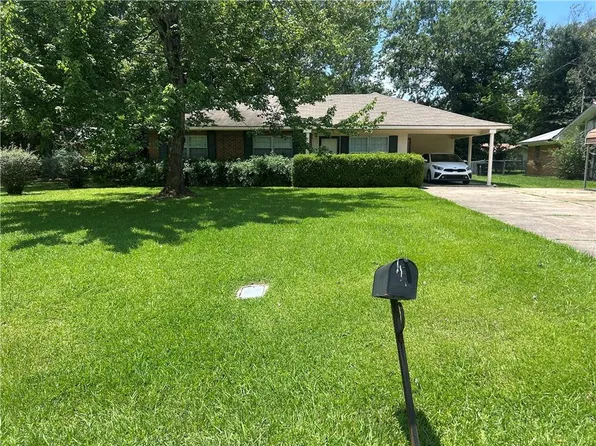 1306 N 5th St, Natchitoches, LA 71457