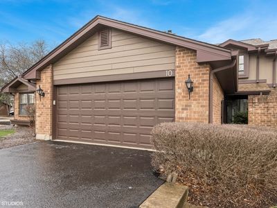 10 Indian Trail Dr, Westmont, IL, 60559