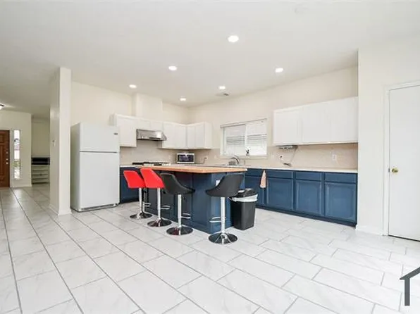 9641 Weldridge Dr, Sugar Land, TX 77498