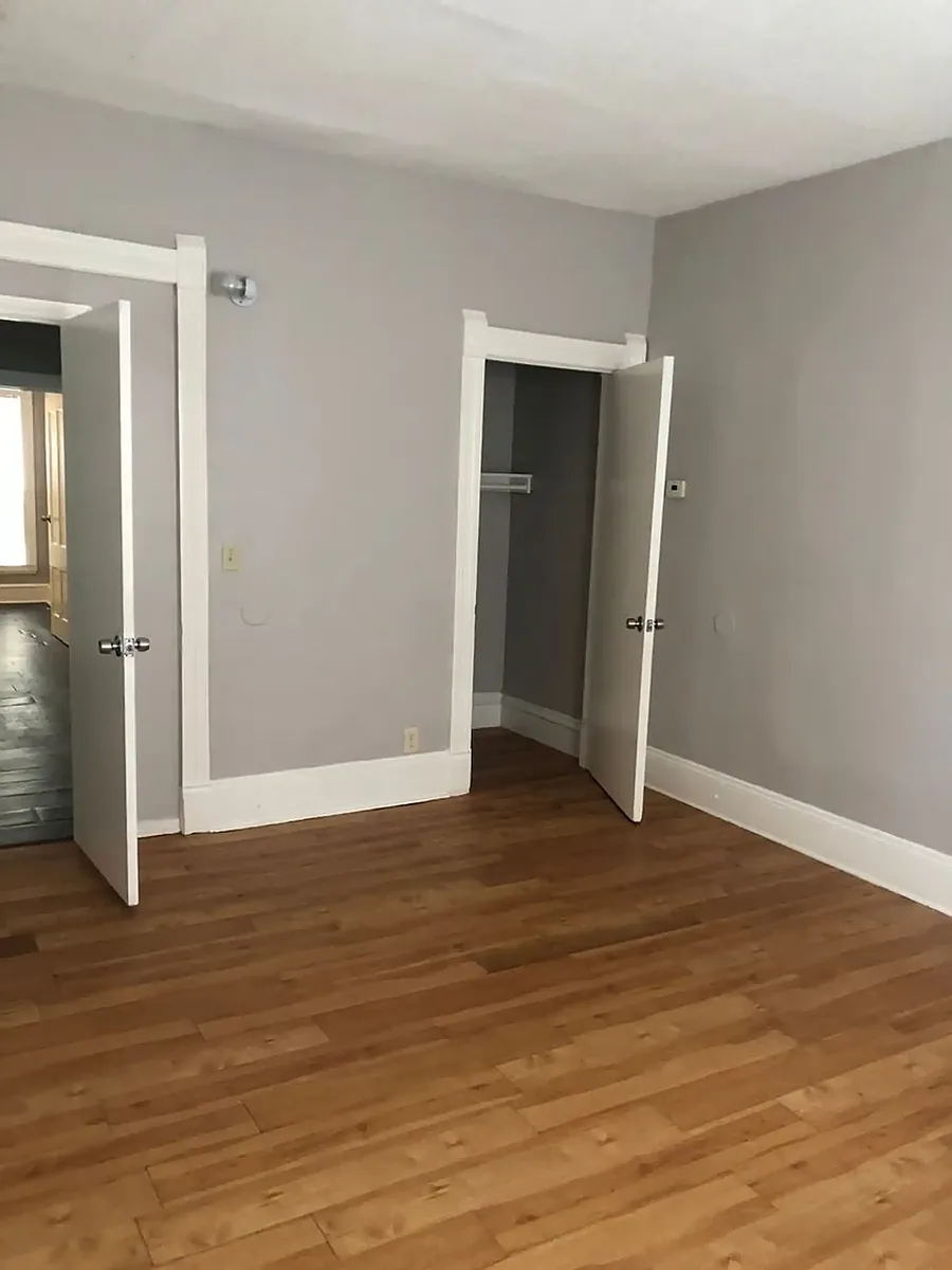 Building Photo - 309 W 28th St #1