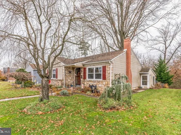 942 S Hills Blvd, Pottstown, PA 19464