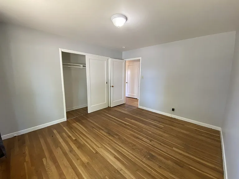 112 Cypress Ave — Photo 9