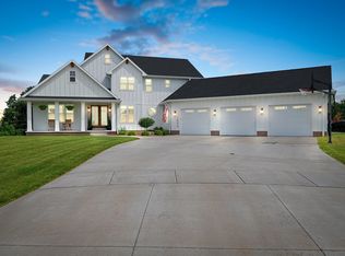 2454 Riddle Ct, De Pere, WI 54115