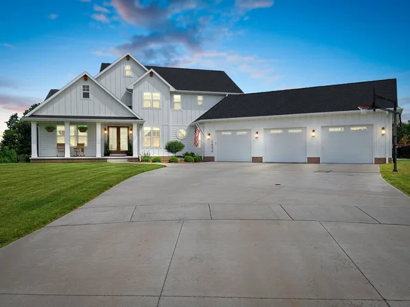 2454 Riddle Ct, De Pere, WI 54115