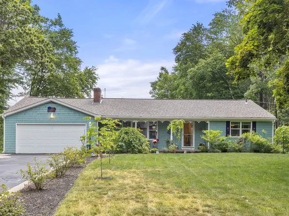 31 Brentwood Dr, Southbridge, MA 01550