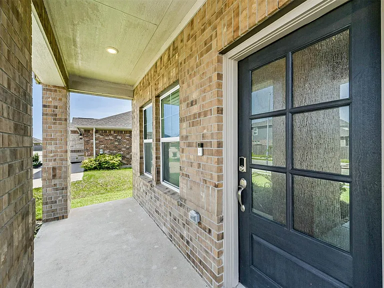 8515 Lake Groove Ln — Photo 4