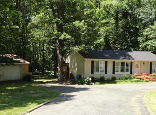 1025 Retreat Rd, Bluemont, VA 20135