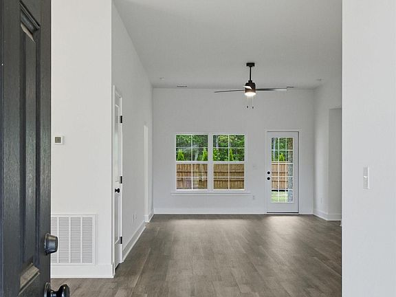5th image of 15354 Springbrook Trce