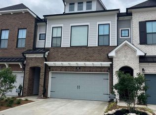 1040 Harper Dr #30, Roswell, GA