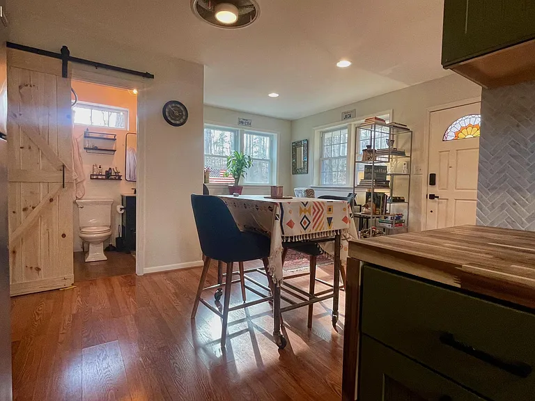 308 Pine Dr — Photo 3