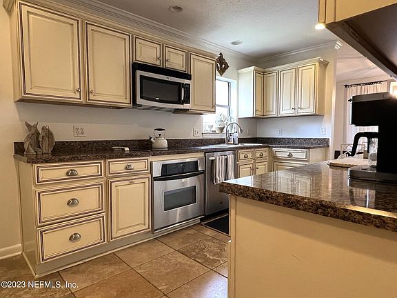 3rd image of 10024 Leisure Ln N #37