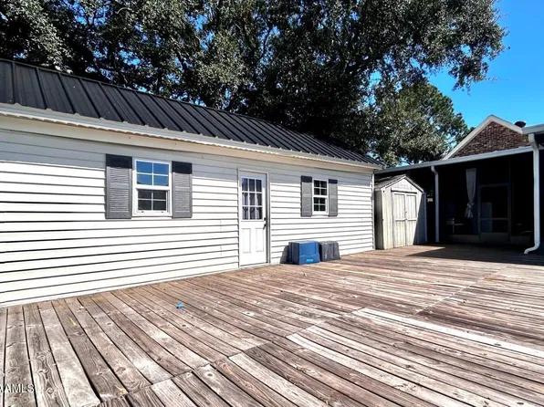 1037 Susan Ct, Morgan City, LA 70380