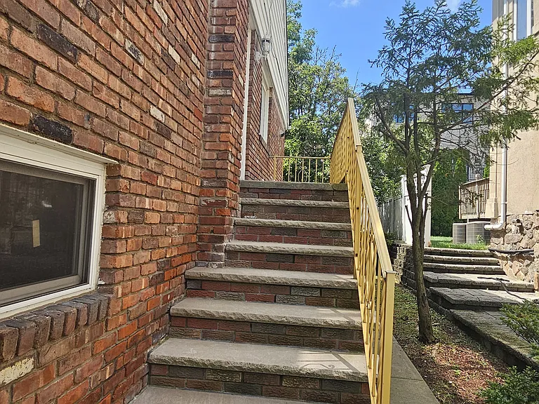 380 Coolidge Ave #2 — Photo 10