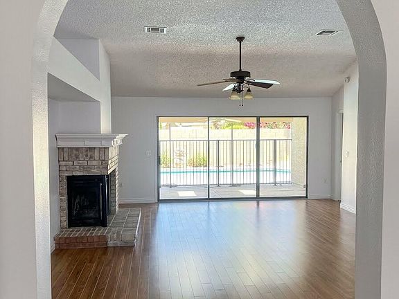 4th image of 1314 E MINERAL Road