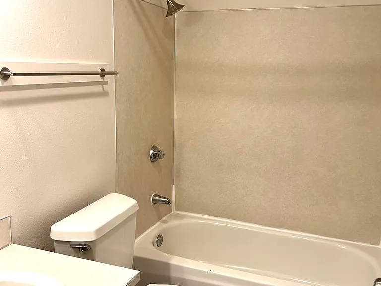 Westwood Park Apartments — Photo 9