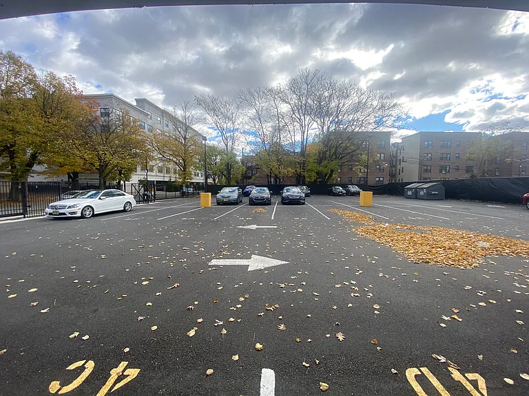 100 Evergreen Pl #2E — Photo 17