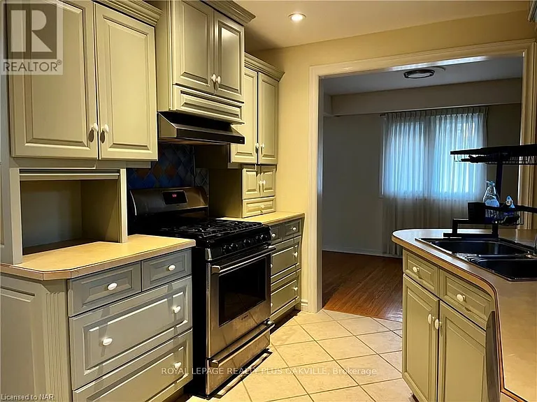 694 Niagara St #UPPER — Photo 8