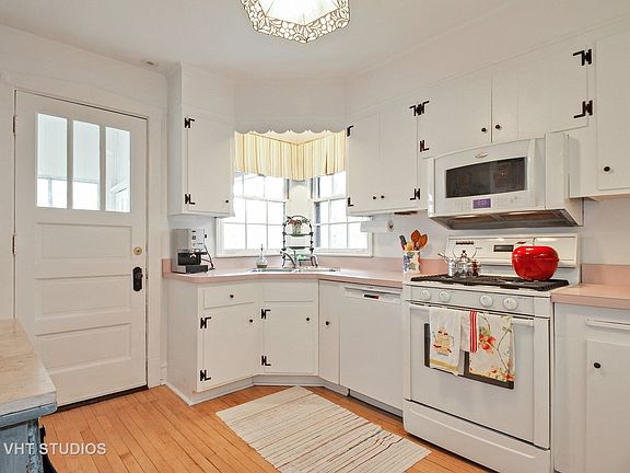 4th image of 2649 Lincolnwood Dr
