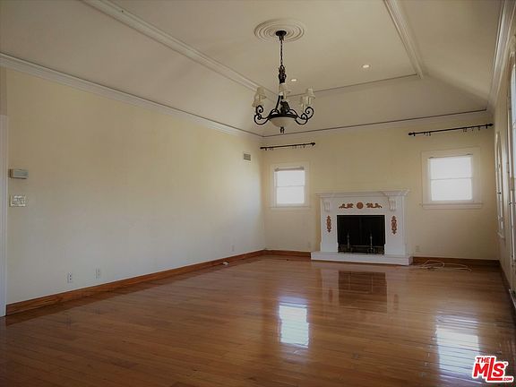 2nd image of 4416 Victoria Park Pl