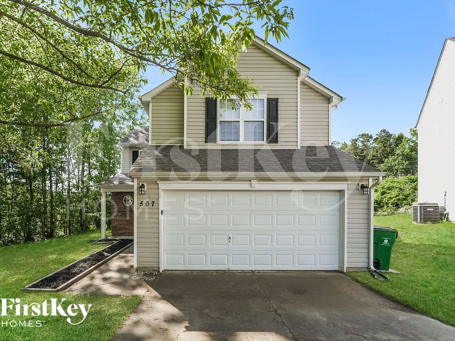 4 bed, 2.5 bath, 2044 sqft, $2,480 — Photo 1