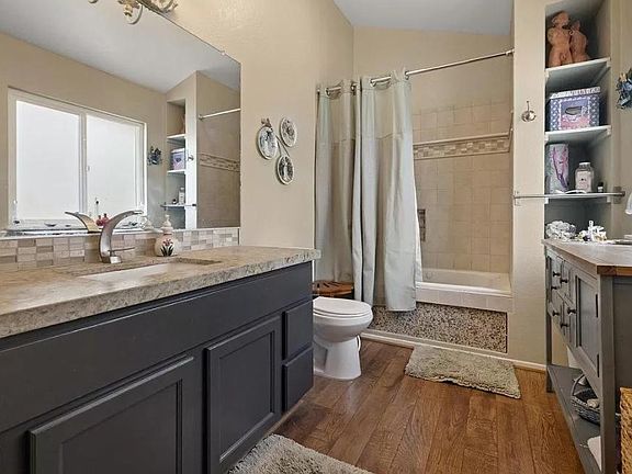 5th image of 407 W Pedregosa St