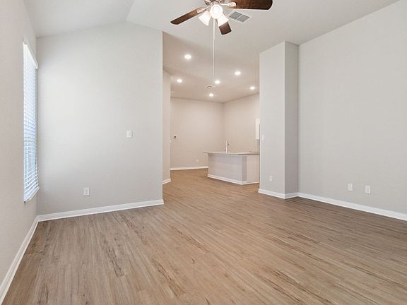 5th image of 473 Nespral Dr