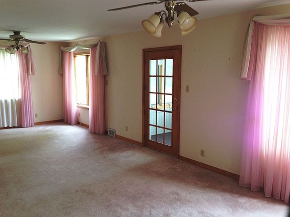 3rd image of 38 Pleasant Ct