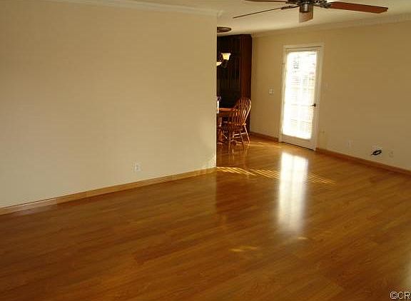 4th image of 4720 Rose Ave