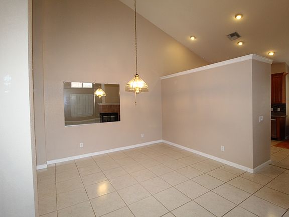 5th image of 7412 Green Tree Dr
