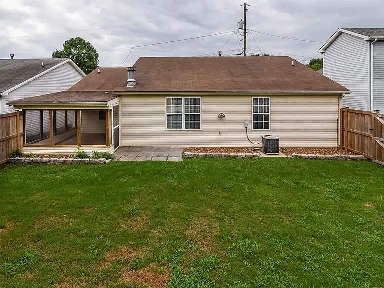 101 Edgehill Ln — Photo 13