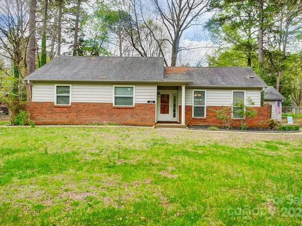 1212 Robinhood Cir, Charlotte, NC 28227