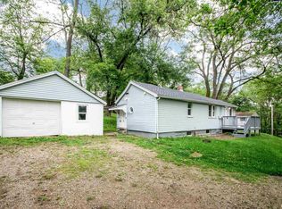 407 Lawndale Ave, Creve Coeur, IL