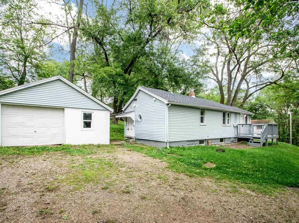 407 Lawndale Ave, Creve Coeur, IL 61610