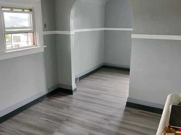 4th image of 61 Schauf Ave #61