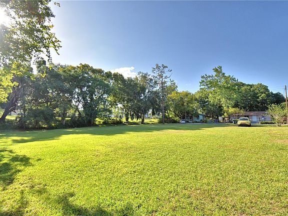 3rd image of 808 Hennessee St