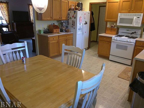 5th image of 111 Westminster Dr