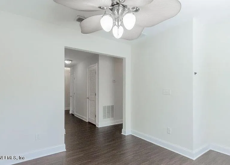 128 Terracina Dr — Photo 12