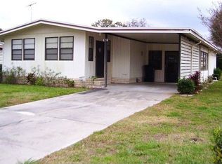 1562 Apache Cir, Tavares, FL 32778