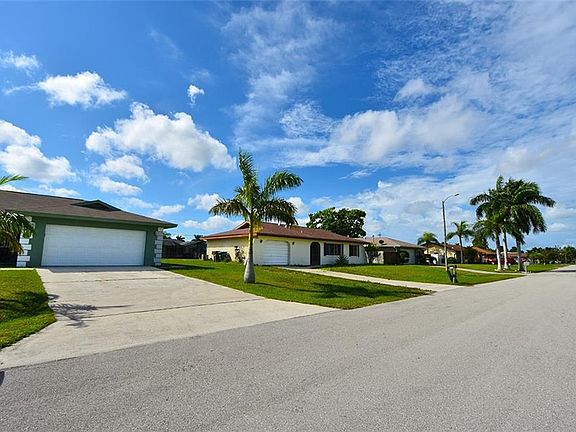 3rd image of 1319 SE 27th Ter