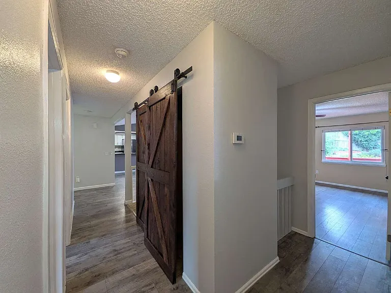 2128 Beacham Dr — Photo 8
