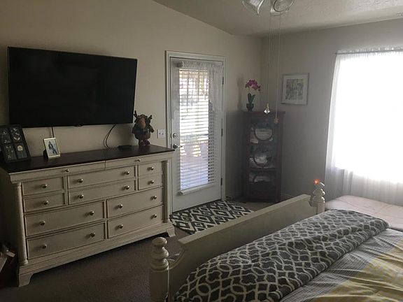 5th image of 458 S Chula Vista Dr