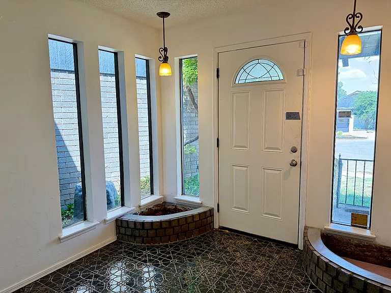 6612 Crow Cir — Photo 2