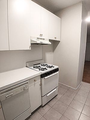 4th image of 953 Amsterdam Ave APT 5B
