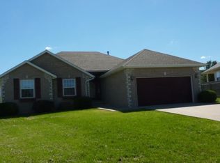 302 N Richards Castle Dr, Nixa, MO 65714