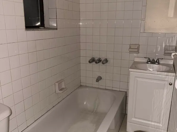 37-13 30th Avenue image 8 of 8