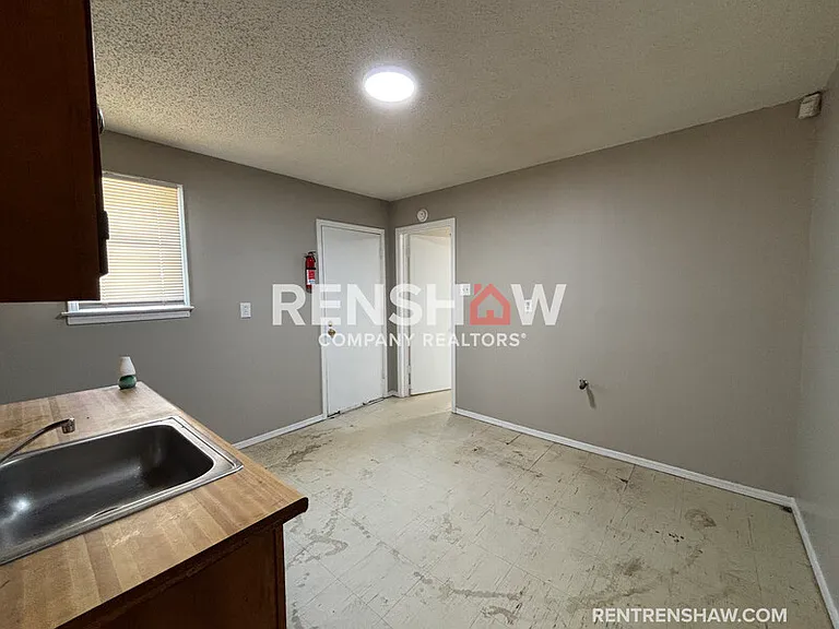 2311 Hubbard Ave — Photo 8