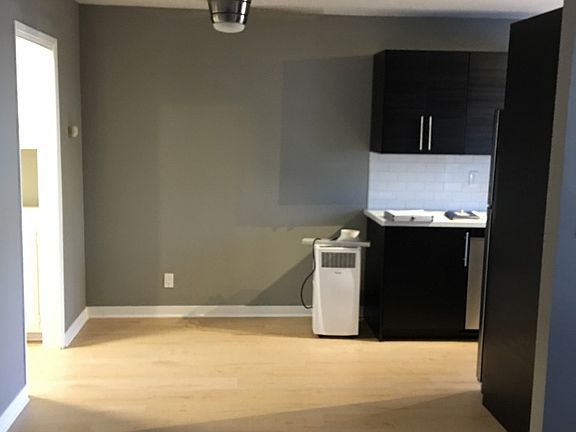 4th image of 4344 Van Dyke Ave APT 2