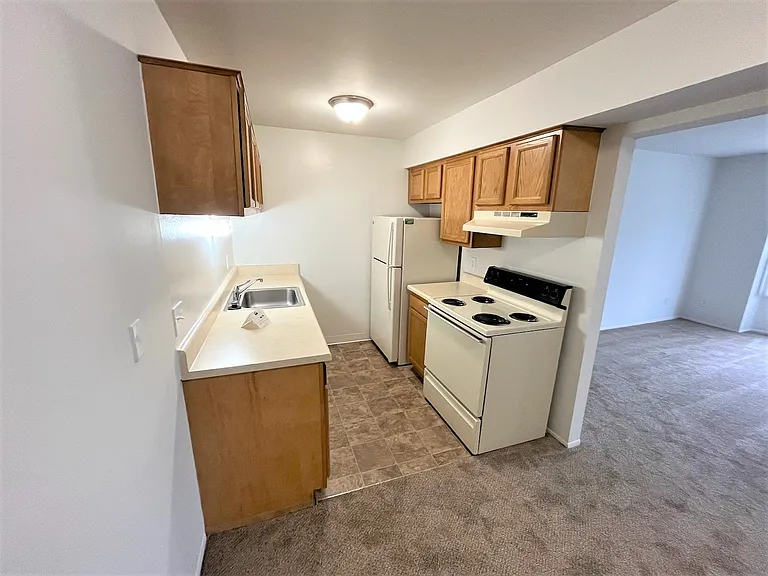 Charter Oaks Apartments — Photo 66