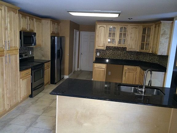 3rd image of 11317 Georgetown Cir